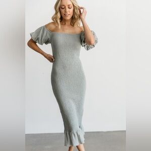 100% cotton Baltic Born Alana
Smocked Midi Dress EUC